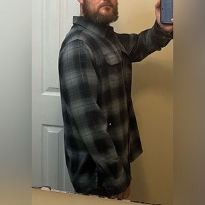 Swiss Tech men’s button up plaid shirt Large.